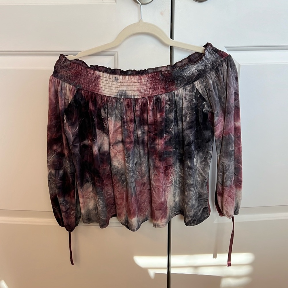American Eagle XS Off the shoulder Velvet top